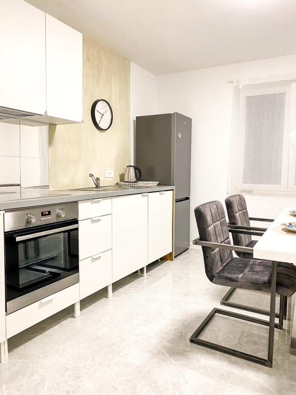 Olea Apartments Pobegi Exterior photo